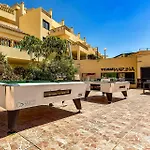 Ocean View & Heated Pool דירה